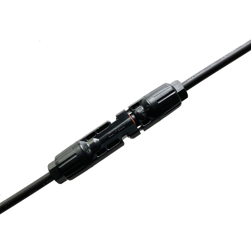4つ1つのMC4Y太陽PVのコネクター30A電気ワイヤー コネクター1pinに付き